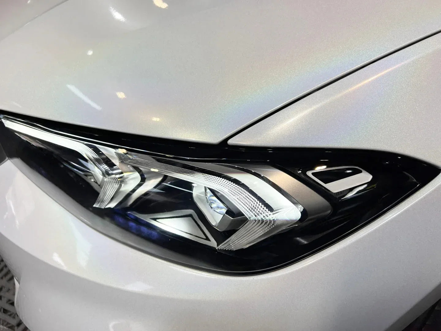 Highest Quality Glossy Rainbow Laser 5D Iridecence Laser White Vinyl Wrap Car Wrapping Film for Car Motorcycle Decor Accessories