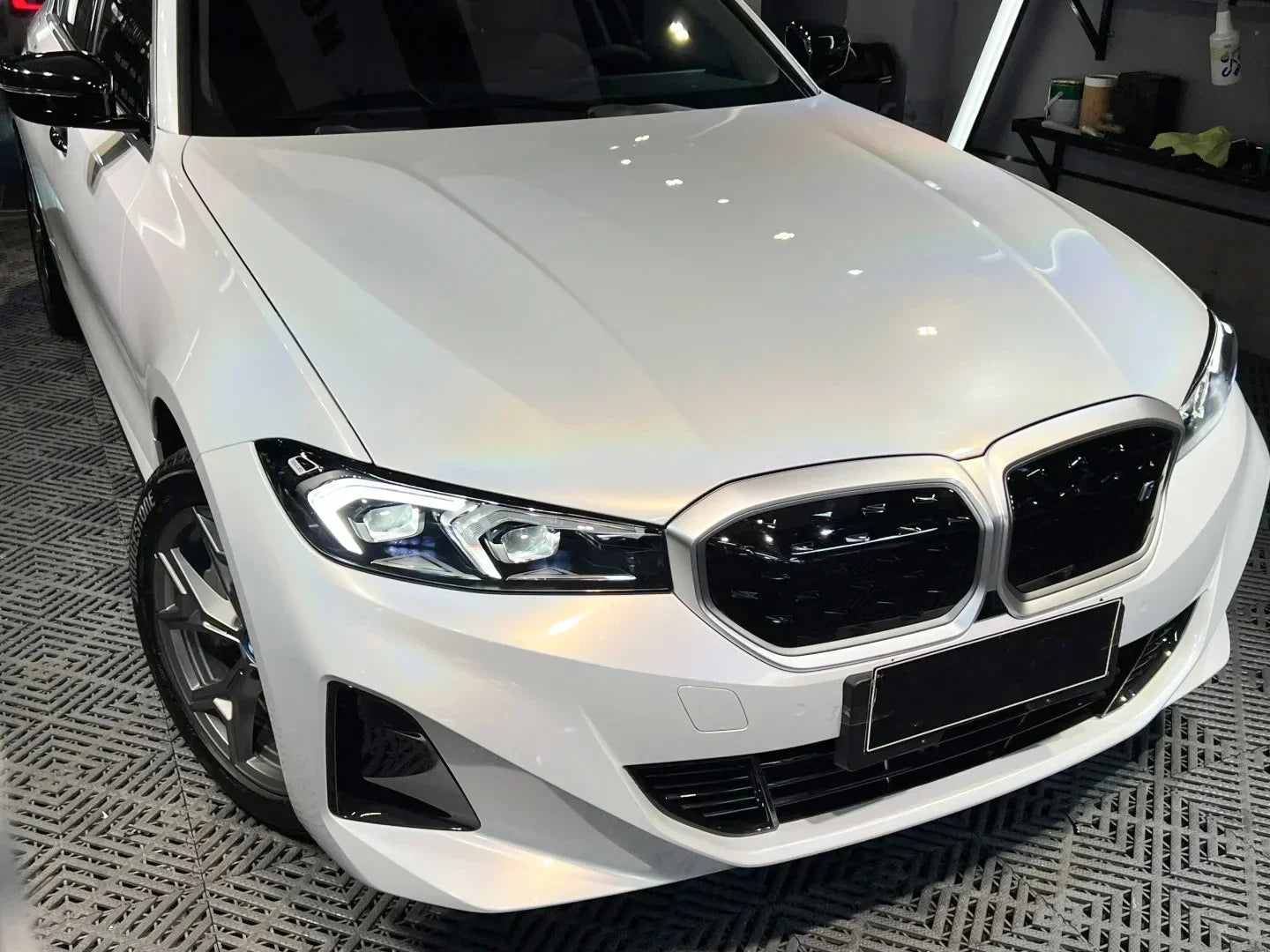Highest Quality Glossy Rainbow Laser 5D Iridecence Laser White Vinyl Wrap Car Wrapping Film for Car Motorcycle Decor Accessories