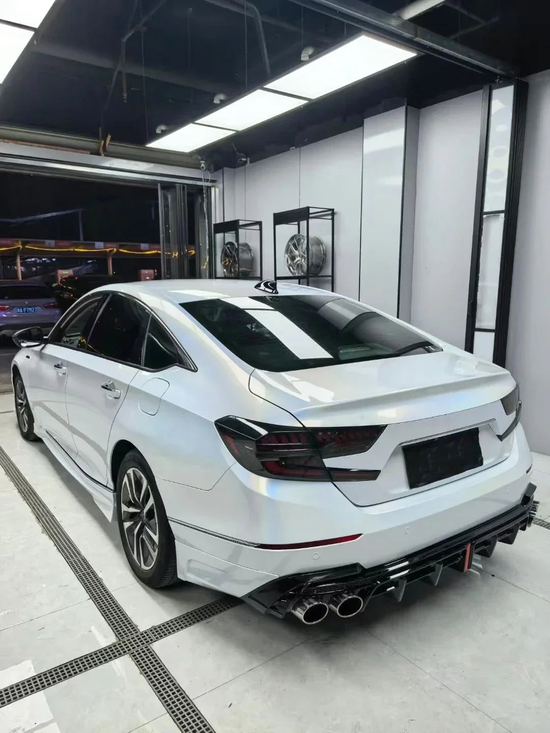 Highest Quality Glossy Rainbow Laser 5D Iridecence Laser White Vinyl Wrap Car Wrapping Film for Car Motorcycle Decor Accessories
